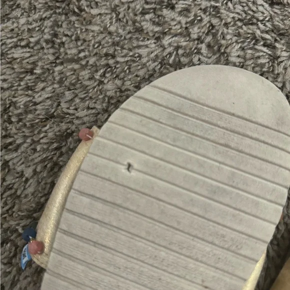 TOMS PARADISE GOLD SHIMMER POM POM SANDALS - Picture 5 of 7